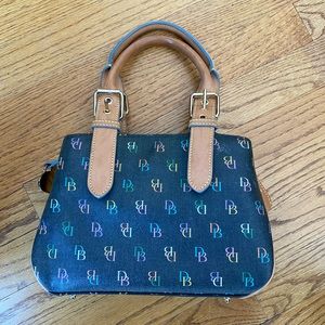 Dooney & Burke retro bag in amazing shape!  Such a cute bag…